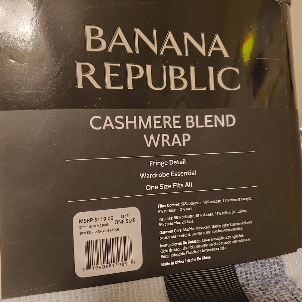 Banana Republic Cashmere Blend Wrap NWT - Picture 3 of 5
